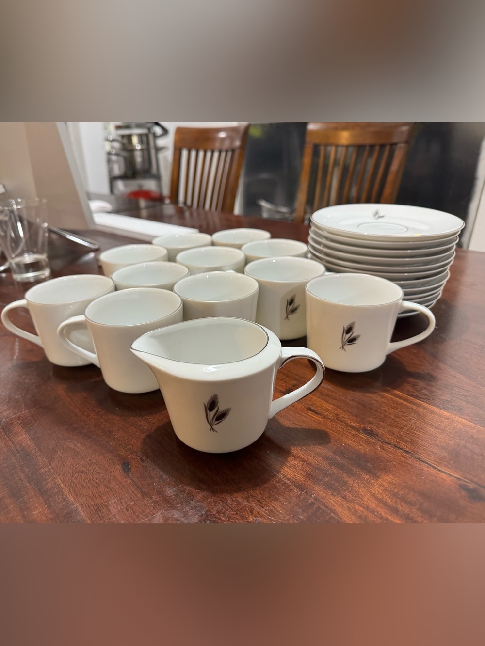 Fukugawa Arita Japan Hand Painted White Porcelain Tea Cup & Saucer Set 24 Piece